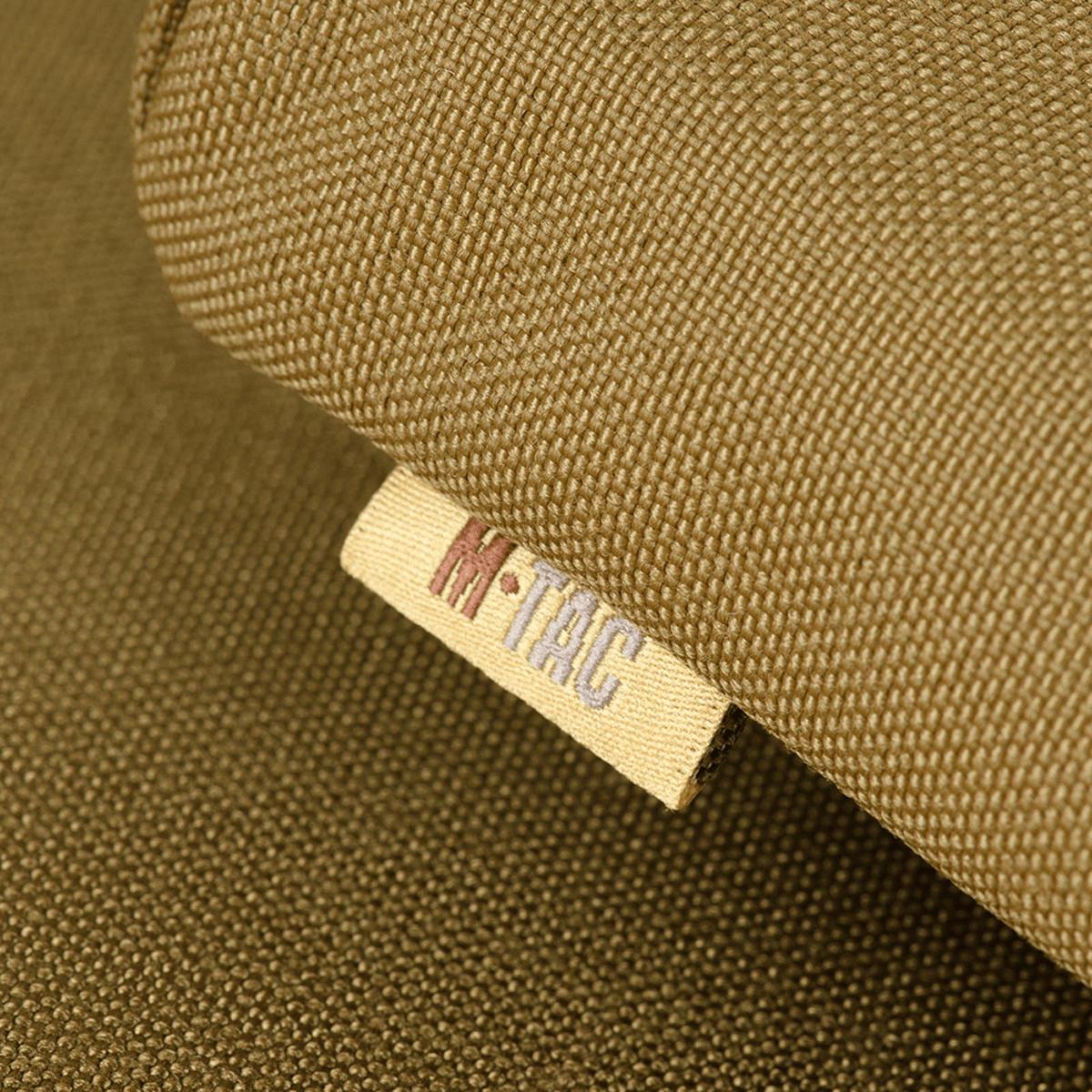 M-Tac Siddeunderlag med bæltebeslag ARMOR i robust Cordura materiale med logo