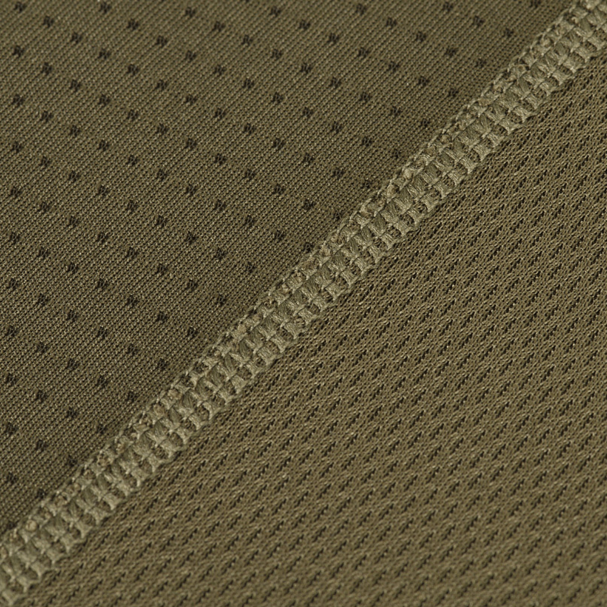 Detaljeret nærbillede af M-Tac T-Shirt Sweat-Wicking Athletic Gen.II med svedtransporterende polyesterstof og flade sømme.