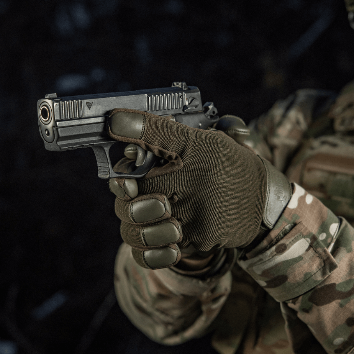 M-Tac Handsker Police designet til politi og sikkerhedsarbejde, syntetiske materialer og læder, polstrede zoner, velcro lukning.