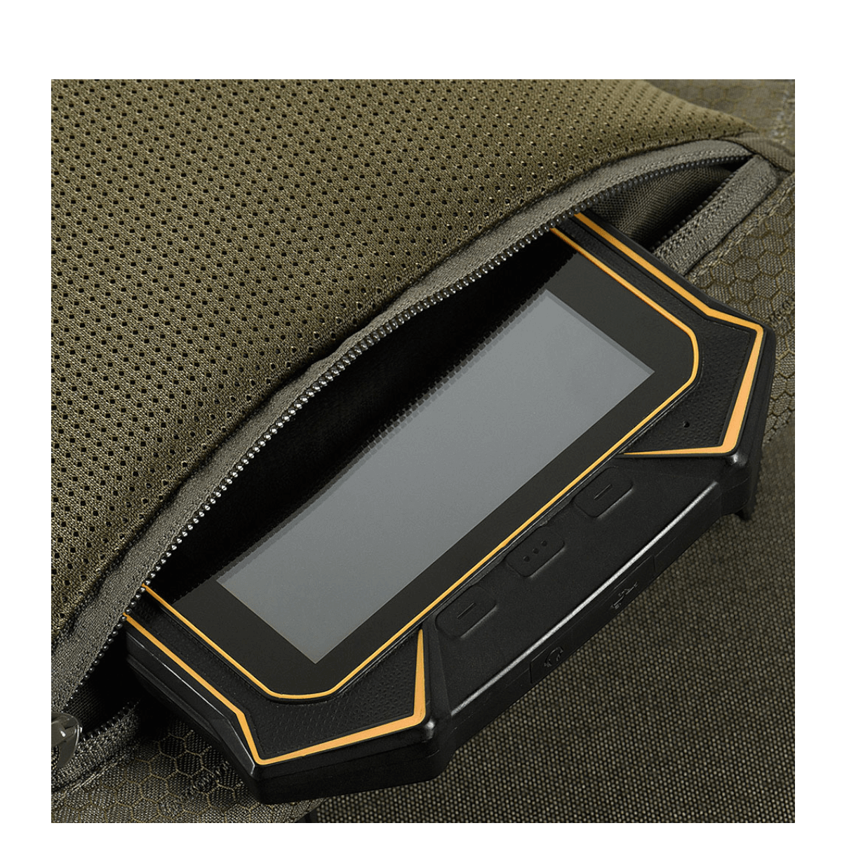 M-Tac Konvert Taske Elite med tablet-design og magnetlågsystem, der viser tablet opbevaring i Cordura materiale.