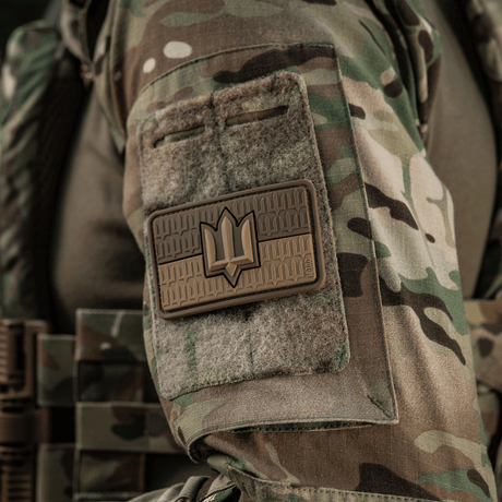 M-Tac patch Ukraine Flag med ZSU Trident PVC på kamouflageuniform