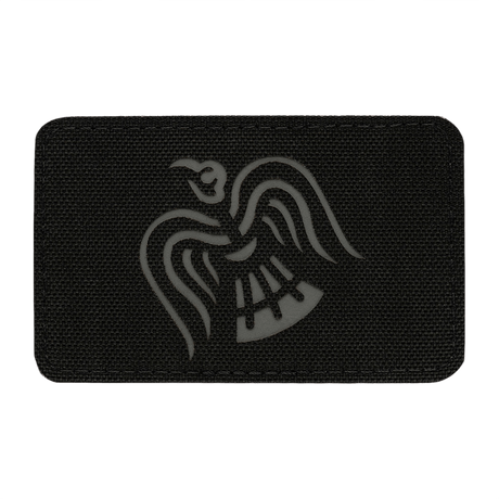 M-Tac Patch Ravneflag Laser Cut med svart korp, symbol för krigslust och seger, lämplig för taktik eller uniform, Cordura-material.