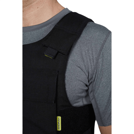 Anorak Duty III Cover ergonomisk design til politibetjente og kystvagtpersonel, letvægts med antibakterielle og temperaturregulerende egenskaber.