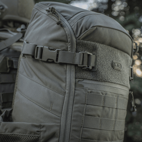 M-Tac Ryggsäck Gen. II Elite – Small med koffertöppning, slitstarkt material, MOLLE-system och justerbara spännen, visad i galleri position 1.
