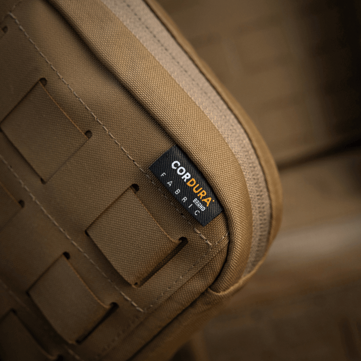 M-Tac organizer pouch Elite med holdbart Cordura-stof badge. Perfekt til taktisk brug og EDC-sæt.