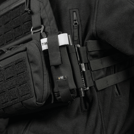 M-Tac Elastisk Tourniquet Holder Gen. III i slidstærkt Cordura 500D med elastisk fastgørelse, NIJ-certificeret, galleri position 1, designet til taktisk brug.