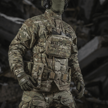 M-Tac Chest Rig Elite i camouflage med MOLLE Laser Cut panel, H-sele og Velcro, Cordura 500 materiale, NIJ-certificeret, galleri position 1.