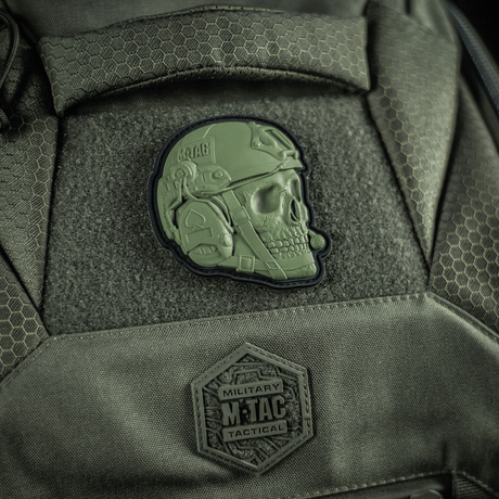M-Tac Patch Operator 3D PVC på taktisk ryggsäck med Velcro-fäste, realistisk design, 6 x 7 cm i PVC-material.