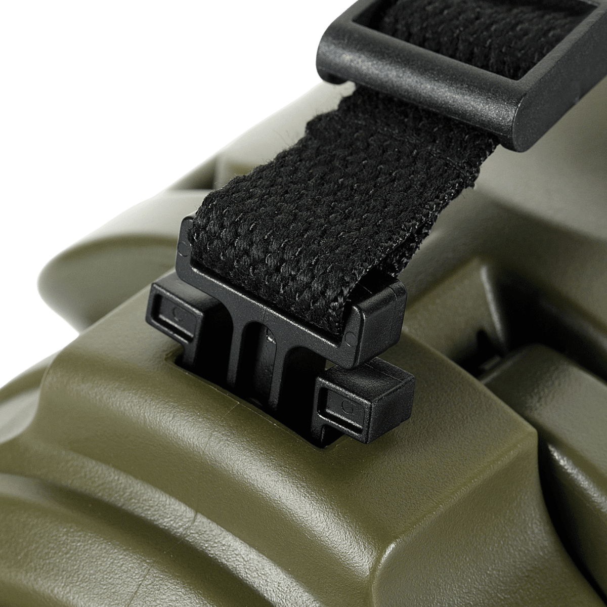 Bærbar rem på M-Tac Termoflaske 1,6 L i Rustfrit Stål med sikker lukning, ideel til camping og vandreture.