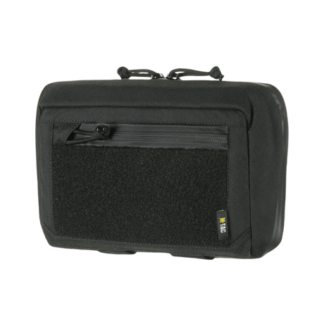 M-Tac Admin Pouch Large Elite Gen.II i robust Cordura 500D med AquaGuard-dragkedja för effektiv förvaring av tablet, dokument och småsaker.