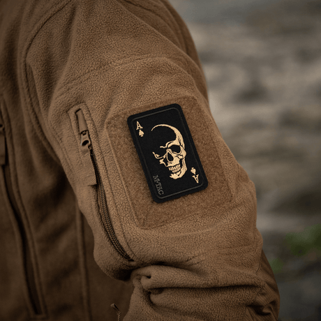 M-Tac Patch Face of War (Broderi) broderad i Cordura 500D med kraniesymbol, inspirerad av Vietnam, fäst med Velcro på jacka.