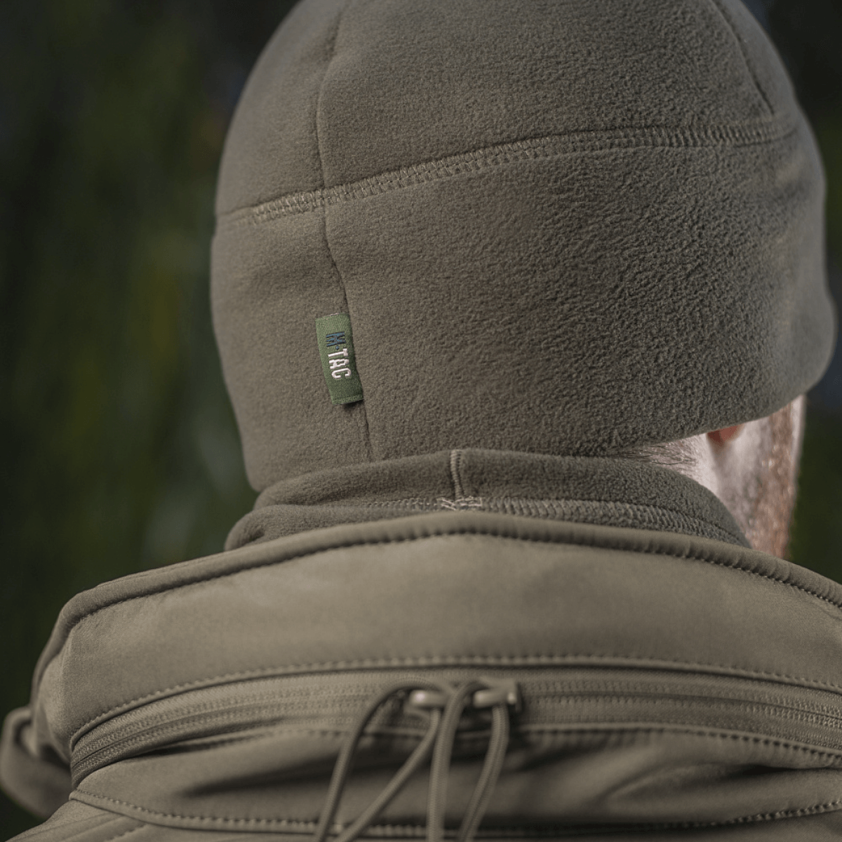 M-Tac Fleece Polartec Watch Cap bagfra, lavet af holdbar Polartec 200 Series fleece, perfekt til kolde vejrforhold og udendørsaktiviteter.