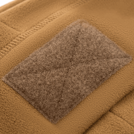 Detalje af M-Tac Fleece Tactical Watch Cap Beanie m. Patch Panel, der viser panel til patches, perfekt til taktisk brug.