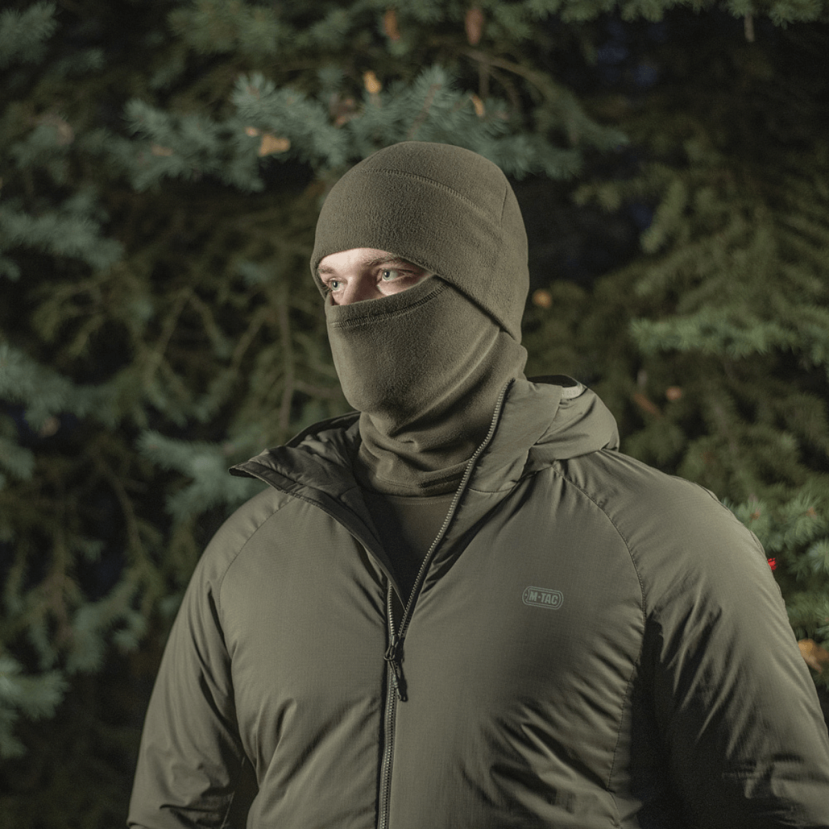 M-Tac Tube Scarf Polartec multifunktionelt halstørklæde i naturen, med fokus på komfort og beskyttelse mod elementerne.