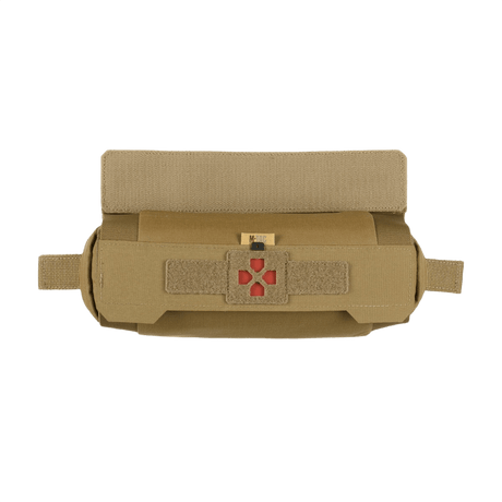 M-Tac Horizontal Medical Pouch ROLL Elite i slitstark Cordura 500D, utformad för enkel integration i taktisk utrustning, sedd framifrån.