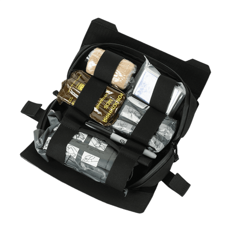 Öppen M-Tac Horizontal Medical Pouch ROLL Elite med medicinska förnödenheter, designad för effektiv förvaring och slitstarkt utförande, tillverkad av Cordura.