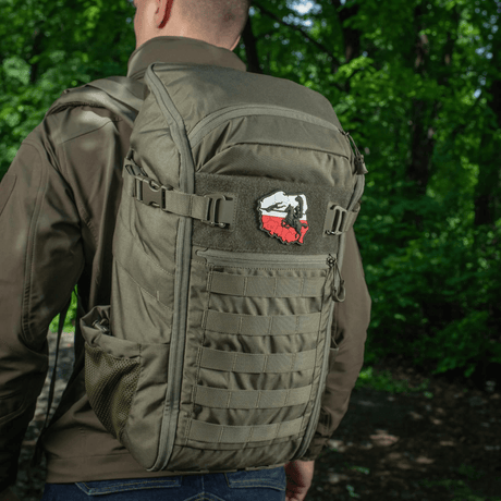 M-Tac Patch Husaria 3D PVC på ryggsäck, ikoniskt bevingat husar-motiv, polska flaggor, mod, riddaranda, Velcro-fäste, 3D-effekt.