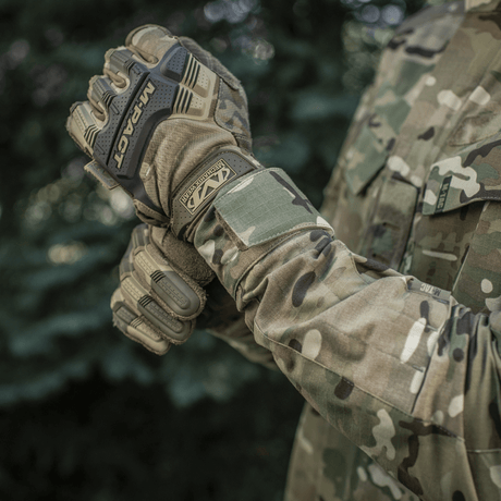 M-Tac Jakke Sturm Gen.II NYCO Extreme i Multicam med NIR-teknologi til taktisk brug, tæt billede af ærme og handskedetaljer.