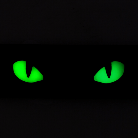 M-Tac Cat Eyes 3D PVC-patch med ljusreflekterande design som lyser i mörkret för taktisk användning.