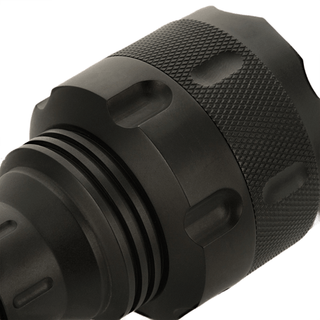M-Tac ML-8 ficklampa i anodiserad aluminium med kraftfull LED-belysning, idealisk för outdoor och hemmet.