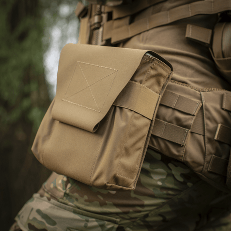 M-Tac Pouch til M249 Cartridge Box Closed monterad på kamouflagekläder