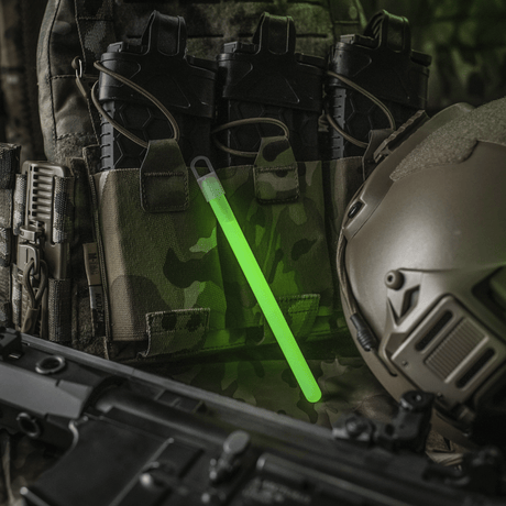 M-Tac Glow Stick 15 cm självständig ljuskälla i kamouflageutrustning, giftfri, lyser i mörka områden och används för signalering, lång lagringstid.