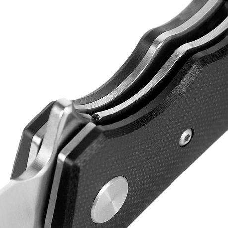 Närbild av M-Tac Outdoor & Militär fällkniv - Type 6 med G10-komposithandtag.