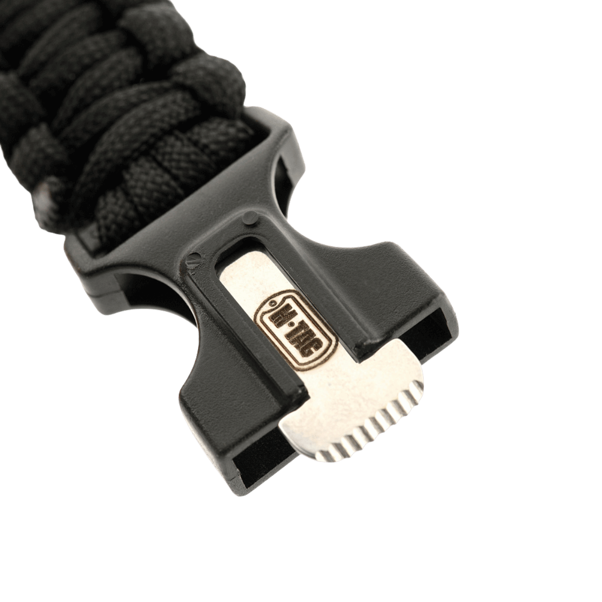 M-Tac Paracord Armbånd med Ildstarter, Kompas og Fløjte i nærbillede af sort bukkellås.