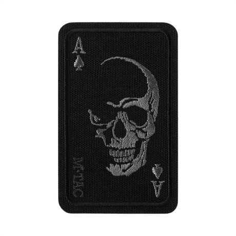 M-Tac Patch Face of War (Broderi) med skallemotiv broderat på svart Ace of Spades, inspirerad av Vietnamkriget, fästs med Velcro.