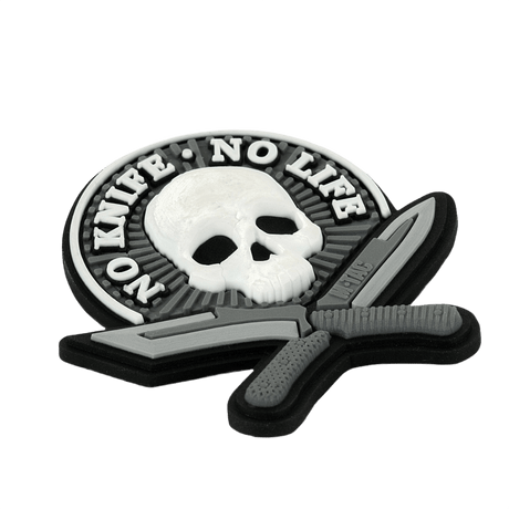M-Tac Patch No Knife – No Life 3D PVC morale-patch med skalle och knivar, Velcro på baksidan, 50x50 mm, för taktisk utrustning.