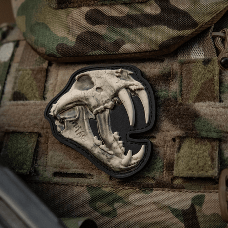 M‑Tac Patch Old Tiger med tigerkranium-design på kamouflageutrustning, 3D-effekt PVC-patch till ära för ukrainska soldater, fästs med velcro.
