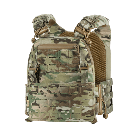 M-Tac Plate Carrier Cuirass FAST Elite Gen.II i kamouflagemönster, designad för ESAPI Medium-plattor, med snabblås och justerbara remmar.