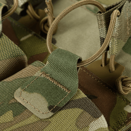 Detaljer av M-Tac Plate Carrier Cuirass FAST XL QRS med camouflagemönster, designad för skyddsplattor, Cordura 500D-material.