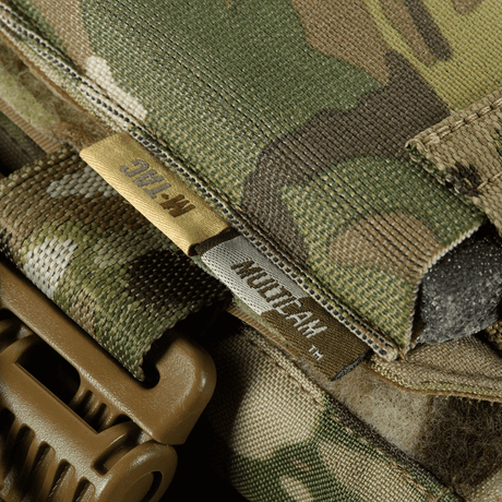 M-Tac Plate Carrier Cuirass FAST XL QRS med MultiCam-mönster och hållbart Cordura 500D-material för skydd och komfort.