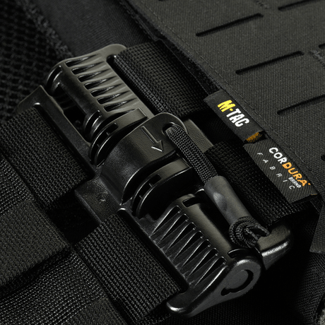 Detaljer av M-Tac Plate Carrier Cuirass FAST QRS XL Gen.II tillverkad av hållbart Cordura 500D med snabbspänne 2M ROC.