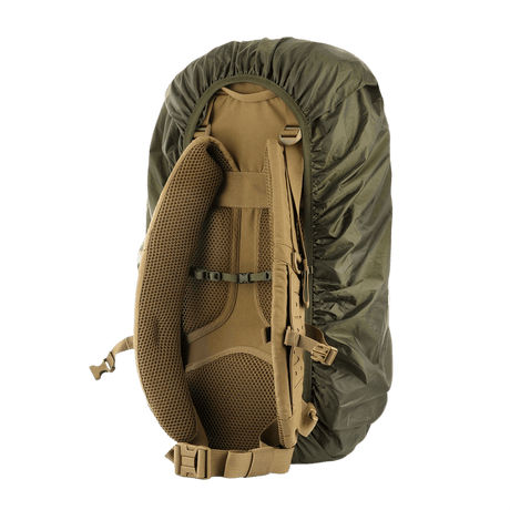 M-Tac ryggsäcksskydd i nylon med PU-beläggning, skyddar mot regn och snö, passar ryggsäckar i olika storlekar, lätt och vattentätt.