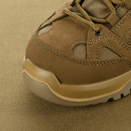 M-Tac Sneakers Tactical Demi-Season Pro Line i brun ruskind og Cordura med Vibram-sål, detaljeoverblik på taktiske atletik sko