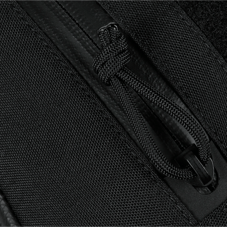 M-Tac Sphaera Hardsling Bag Large Elite med Velcro detalj av dragkedja och Cordura-material som visar slitstark textur och design.