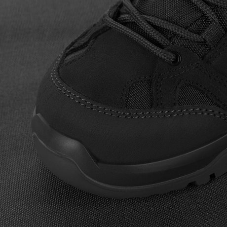 M-Tac Taktiska Demi-Season Stövlar Pro Line i svart suede och Cordura med Vibram-sula, idealiska för taktiska uppdrag och vandring.
