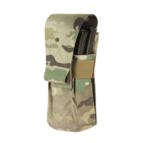 M-Tac ficka för 2 magasin i slitstarkt Cordura-material med kardborre i galleri position 1 för taktisk användning och NIJ-certifiering.