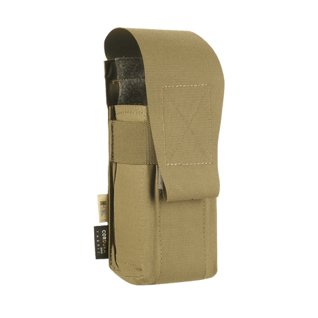 M-Tac ficka för 2 magasin i slitstarkt Cordura-material med kardborre i galleri position 1 för taktisk användning.