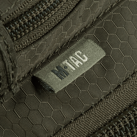 M-Tac Urban Line City Hunter Hexagon Bag med närbild på blixtlås och materialdetaljer.