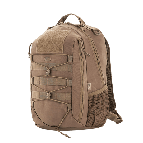 M-Tac Urban Line Force Pack Ryggsäck med modern design, huvudfack, extrafack och sidofickor, idealisk för vardagsbruk och resor.