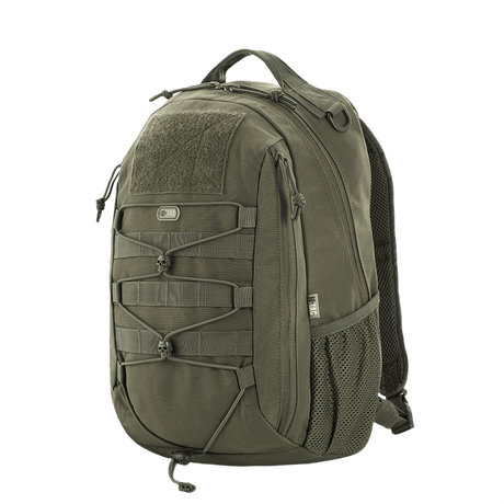 M-Tac Urban Line Force Pack Ryggsäck i modern design med flera fickor för vardagsbruk och utomhusaktiviteter som cykelturer.