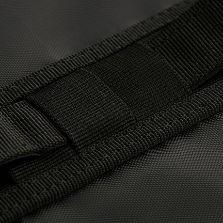 M-Tac vapenfodral 128 cm med vadderad design och kardborreband för säker förvaring av vapen, detalj av tygstruktur i polyester.