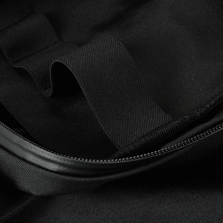 Närbild av M-Tac Horizontal Medical Pouch ROLL Elite som visar slitstarkt Cordura 500D-tyg och dragkedjedetalj.