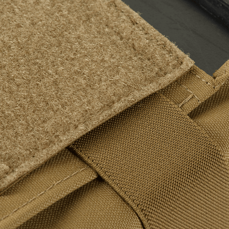 Närbild av M-Tac Pouch til M249 Cartridge Box Closed med Cordura 500D och velcro-låsning