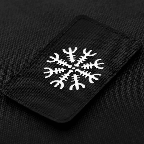 M-Tac Patch Helm of Horror Vågrät Laser Cut med ægishjálmur på svart bakgrund.