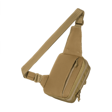 M-Tac Sling pistolväska Elite Hex med Velcro i slitstarkt Cordura-material, justerbar axelrem och Velcro för märken.