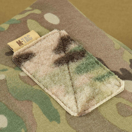M-Tac Utility Taske Elite Medium i multicam camouflagetyg med kardborre och slitstarkt design, galleri position 1.